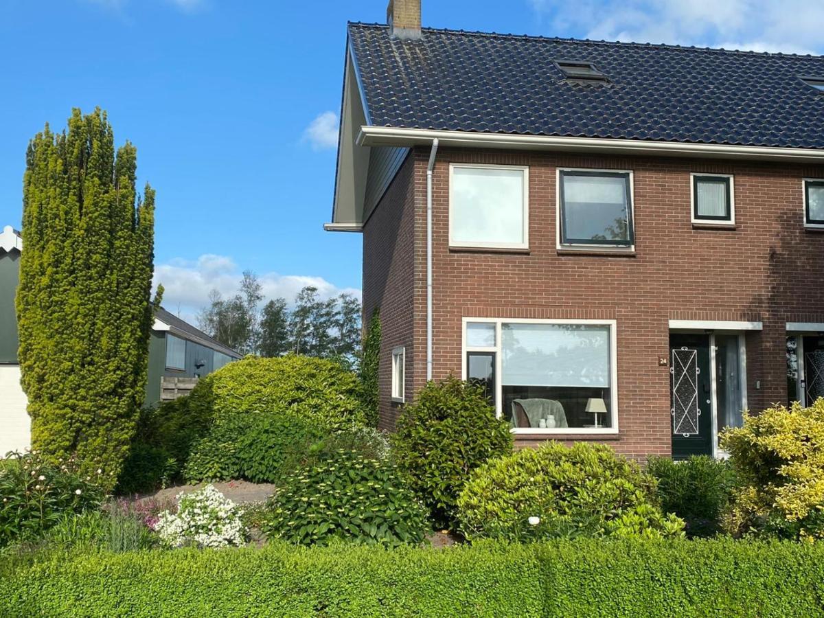 Huis Bij Het Water Met Sloepje Jutrijp Extérieur photo
