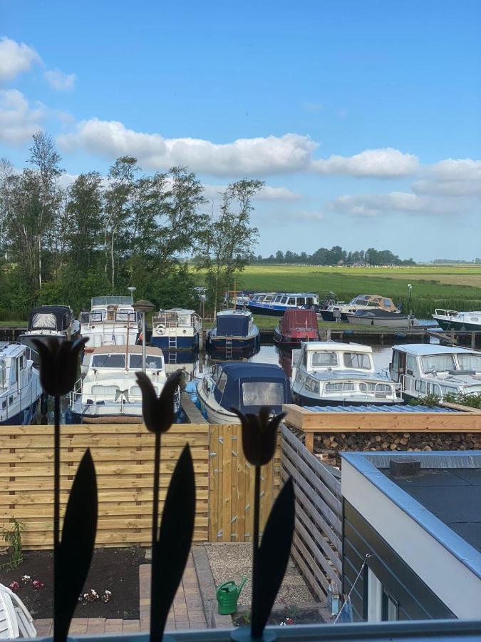 Huis Bij Het Water Met Sloepje Jutrijp Extérieur photo