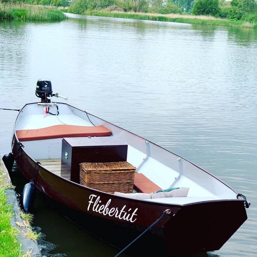 Huis Bij Het Water Met Sloepje Jutrijp Extérieur photo