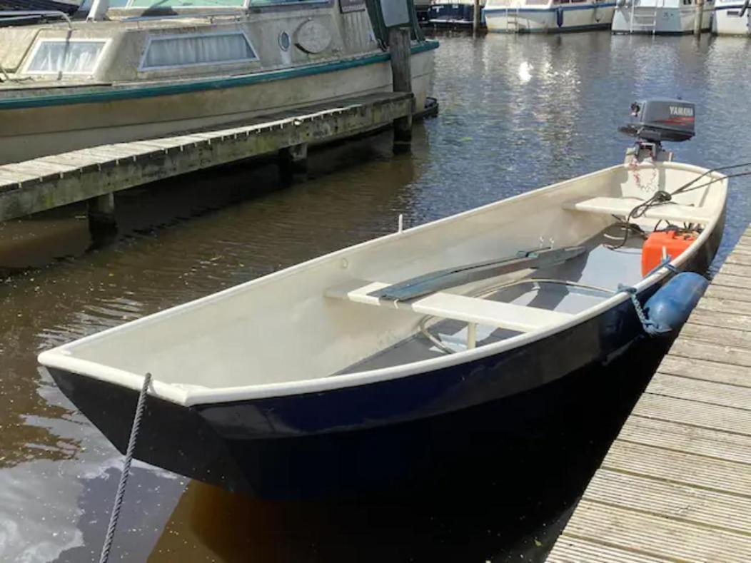 Huis Bij Het Water Met Sloepje Jutrijp Extérieur photo