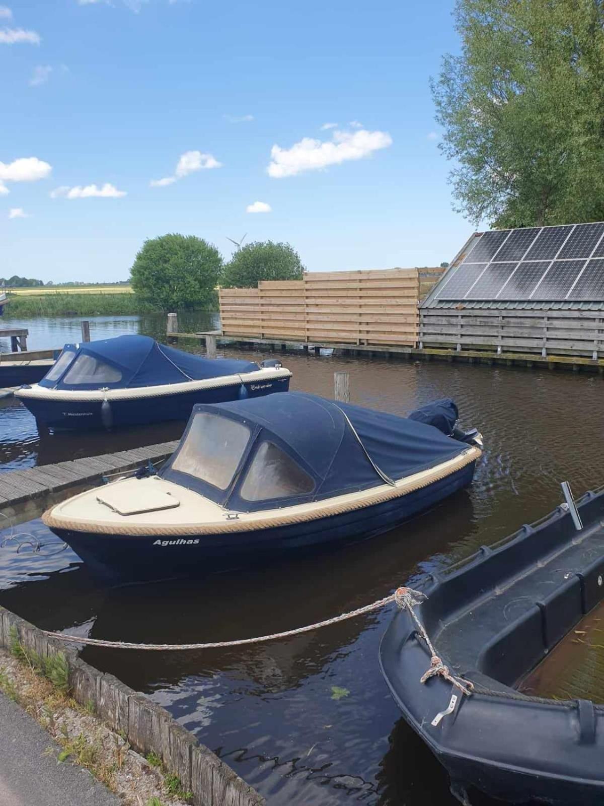 Huis Bij Het Water Met Sloepje Jutrijp Extérieur photo