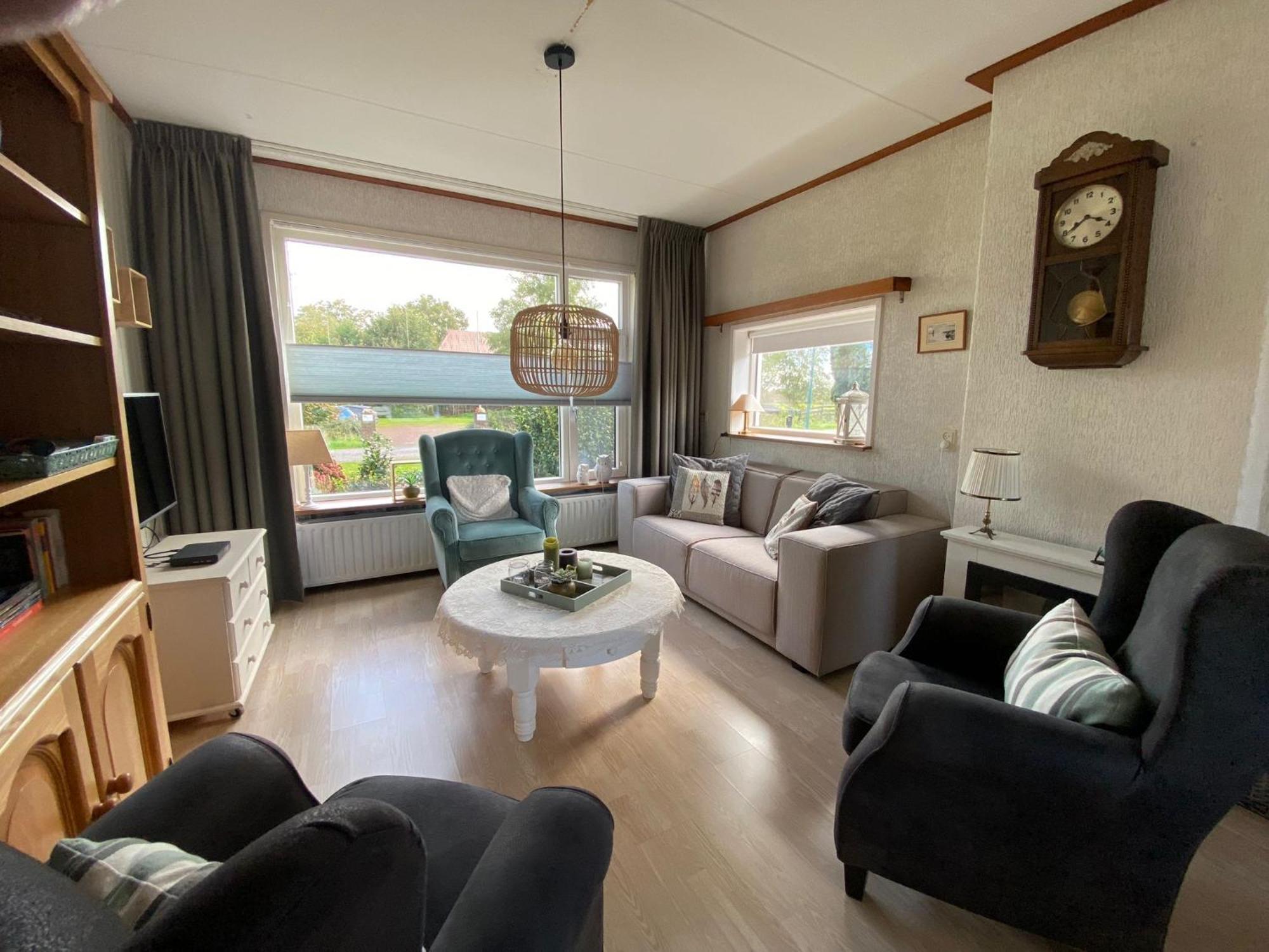 Huis Bij Het Water Met Sloepje Jutrijp Extérieur photo