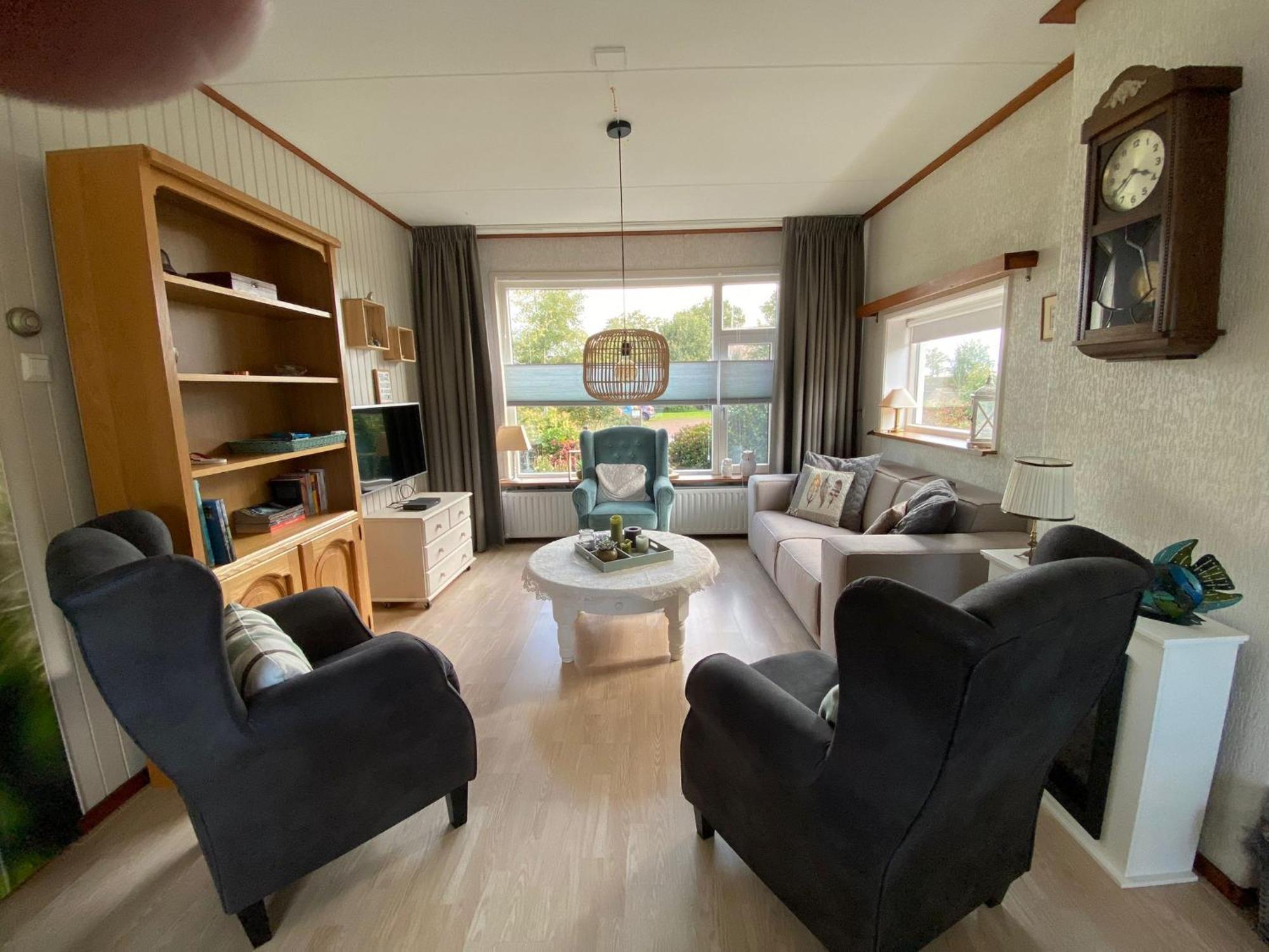 Huis Bij Het Water Met Sloepje Jutrijp Extérieur photo